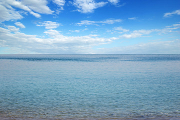 Obraz premium Beautiful sky and blue sea