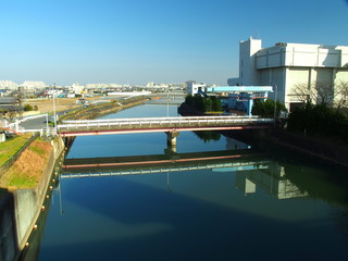 Naklejka premium 橋のある坂川風景