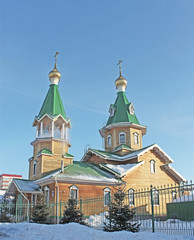 Fototapeta na wymiar Orthodox church in the cold winter