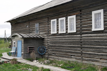 старый, большой, деревянный дом. Деревня Пинега. Россия © Natali Arkhangelsk