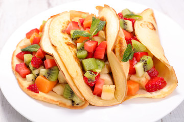 pancake with fresh fruits