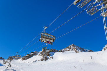 Fototapeta na wymiar Mountains ski resort - Innsbruck Austria