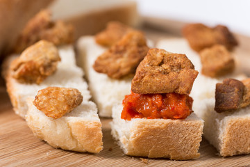 Greaves on the chutney and toast bread