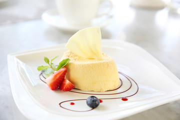 cheese cake with fruits