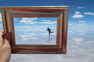 ウユニ塩湖　トリックアート