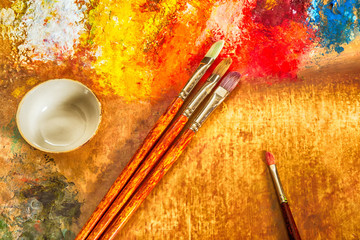 artist's palette, brushes