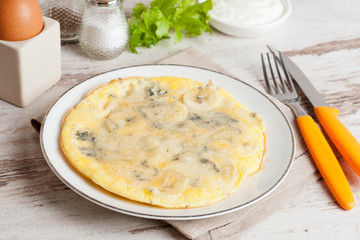 omelet with bananas and cheese