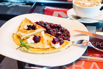 pancakes with jam