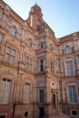 Fototapeta na wymiar Courtyard of the Renaissance Palace or Hotel d'Assezat