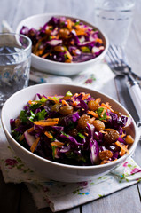 Vegetable salad with raisins
