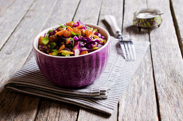 Vegetable salad with raisins