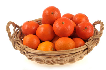 Corbeille d'oranges et de mandarines