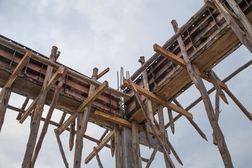 Fototapeta na wymiar pillar and beam being constructed