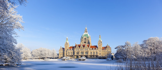Neues Rathaus im Winterschlaf
