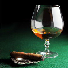 Cigar and drink
