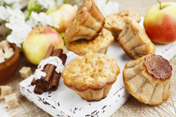 Apple muffins with cinnamon