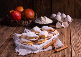fruity apple cinnamon mostbiscuits