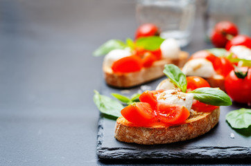 Caprese bruschetta
