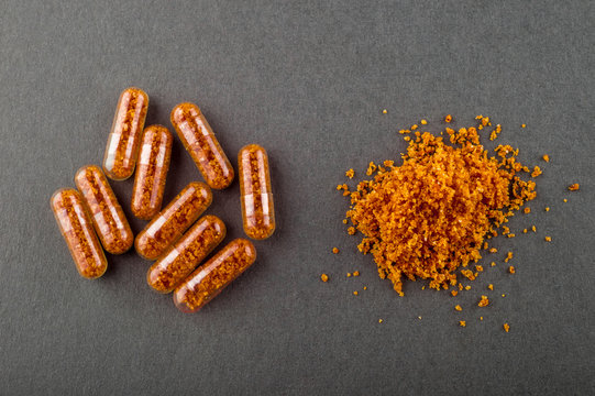 Fecal transplant pills (artistic rendering)