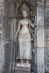 Obraz premium Best preserved dancing girl statue at Bayon temple, angkor wat, cambodia