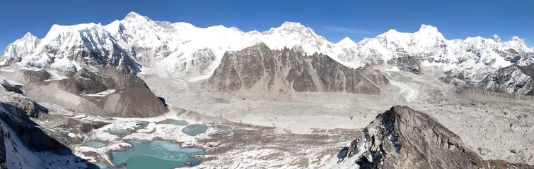 Papier Peint photo autocollant Cho Oyu Beautiful panoramic view of Mount Cho Oyu and Everest