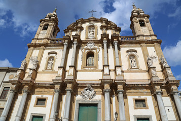 Fototapeta na wymiar Fassade der Dominikaner-Klosterkirche San Domenica, Palermo