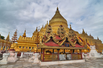 Fototapeta premium Pagoda Shwezigon w Paganie