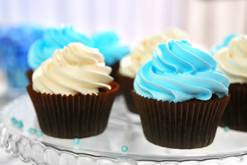 Cupcakes on glass dish closeup
