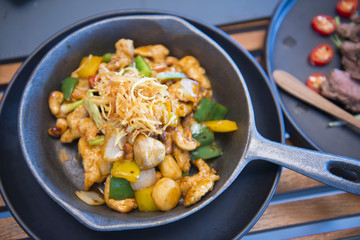 stir fried chicken with cashew nuts