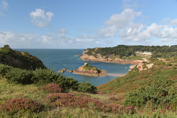 Fototapeta na wymiar Ile au Guerdain in Portelet Bay on coast of Jersey
