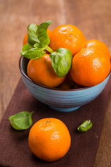 mandarine with basil