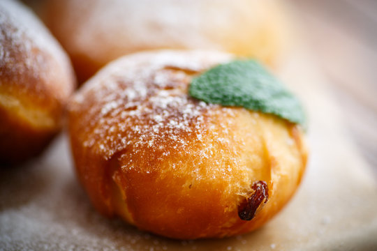 fried donuts with quince inside