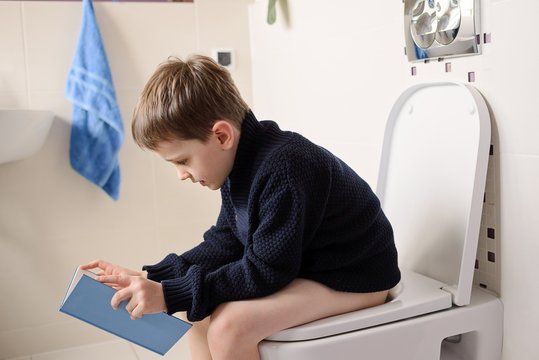 boys kids pooping Kid On Toilet Images – Browse 43,905 Stock Photos, Vectors, and Video |  Adobe Stock
