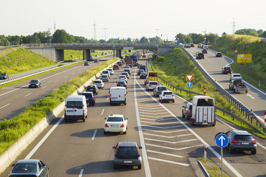 Stau auf der Autobahn in der Nähe von München