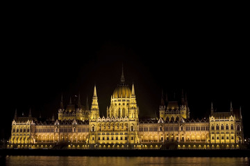 Fototapeta na wymiar The Hungarian Parliament at night