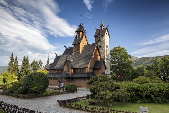 Fototapeta Historic wooden temple Wang in Karpacz, Poland