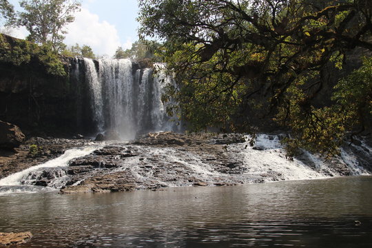 Bou Sra Waterfall – Die Busra-Wasserfälle in Mondulkiri, Kambodscha