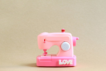 Model Pink Sewing machine with Love Logotype 4