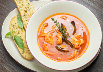Fish soup with tomatoes and mussels