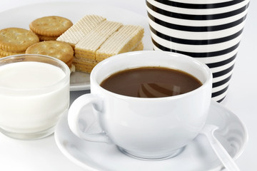 Cup of coffee / Cup of coffee on the table.
