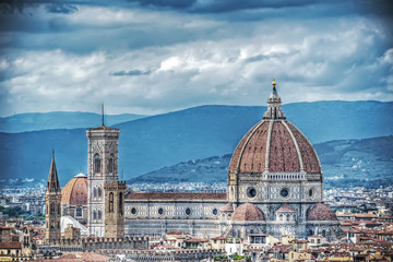 Fototapeta na wymiar Panorama of Florence under a cloudy sky