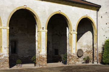 Fototapeta premium Old farmhouse arcade