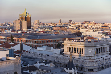Obraz premium Panoramic aerial view of Madrid, Spain at sunset.