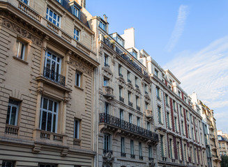 Fototapeta na wymiar Traditional architecture of residential buildings. Paris - France.
