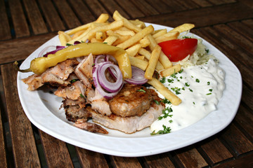 organic lifestyle veganer grillteller hölzern close-up werbetafel modern NEU!