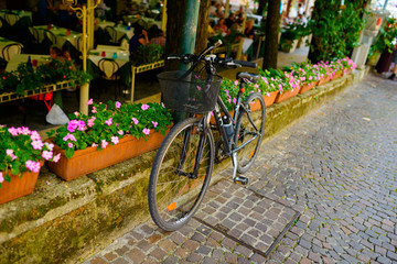 Fototapeta na wymiar bicycle in Lake Garda Italy.