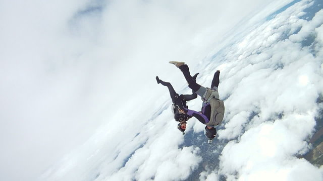 Skydiving couple freefly