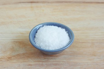 Fototapeta na wymiar sea salt in bowl