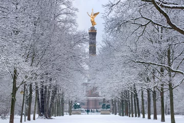 Fototapeten Siegessäule Berlin im Winterkleid © travelguide