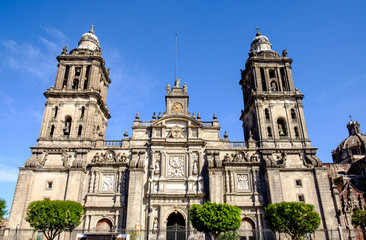 Fototapeta na wymiar Front view of Cathedral Metropolitana in Mexico city